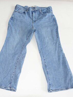 Levi's Women's High Waisted Crop Flare Jeans Size 16W Light Blue Red Tab Denim